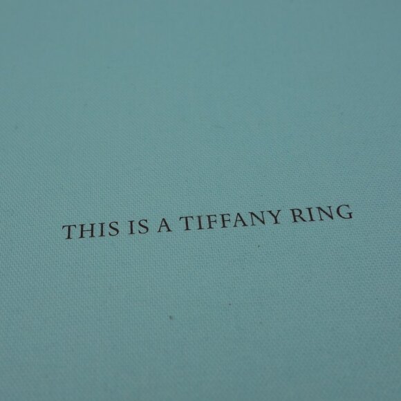 Tiffany & Co. This Is A Tiffany Ring Book (Chinese) - Picture 2 of 16